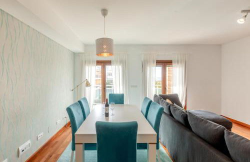 Modern 2 bedroom apt 20 min from city center - Foto 8