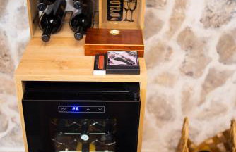 Villa Pietra- Modern rustic poolside oasis - Photo 21