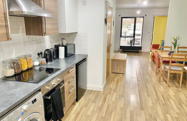 5-bed Townhouse Salford Deep Cleaned - Foto 14