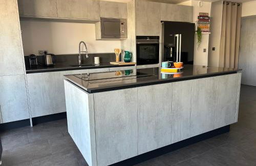 L'ESTIVALIERE - Golfe Juan - Confortable T3 vue mer - climatise et garage ferme - Photo 4