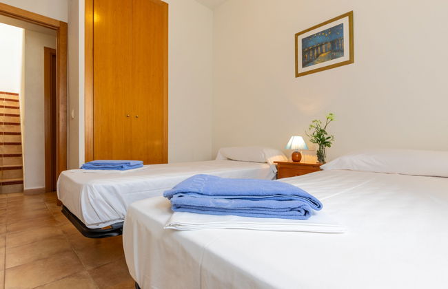 3 bedroom House in Salou with swimming pool and garden - Photo 22