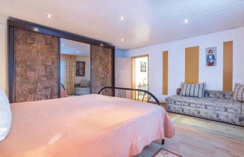 3 Bedroom Awesome Apartment In Pavicini - Photo 26