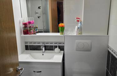 APARTMAN LAVANDA ZAGREB 57 Square Meters 2 Bedrooms Free Parking Self Check-in - Photo 25