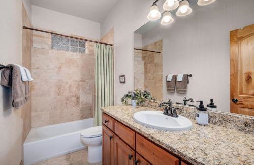 BEST VIEWS! Luxury Mountain Home - Saltwater HotTub, Firepit, BBQ- Close to SKI, Red Rocks - Foto 28