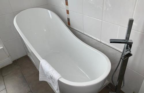 The Village Tavern Apartment - Photo 18