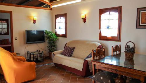 Stunning Apartment In Tossa De Mar - Photo 2