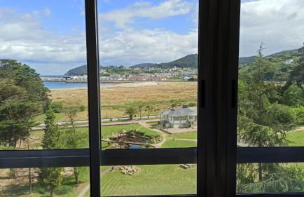 Piso luminoso y acogedor en primera línea de playa Covas Viveiro - Foto 1