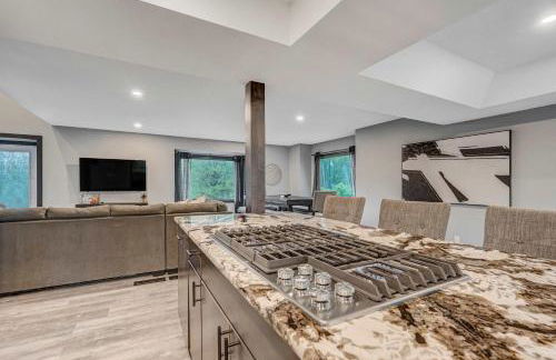 Oak Hills Estate Luxe Forest Escape Near USAFA - Foto 15