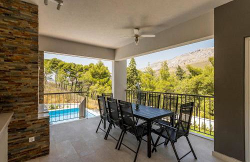 Luxe villa with pool, jacuzzi, and sauna - Foto 65