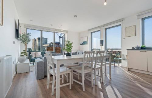 Luxury Penthouse Wembley Stadium Sleeps 10 and Parking - Foto 3