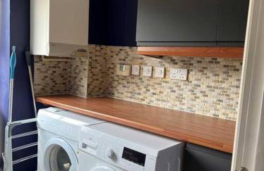 Large 4 Bedroom 3 Bathroom Town House with Secure Parking by Amazing Spaces Relocations Ltd - Foto 20