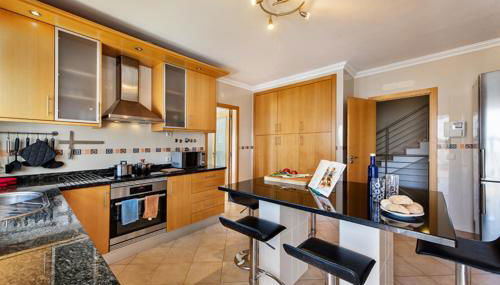 Pegada Sunset Lounge - Photo 5, stove, dishwasher, toaster