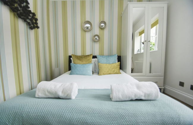 Between Piers Central by Brighton Holiday Lets - Photo 3