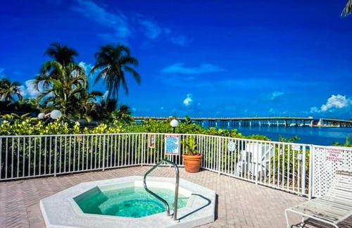 Lover's Key Beach Club by Check-In Vacation Rentals - Photo 39