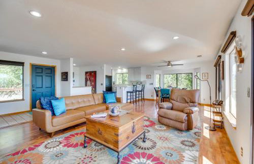 Idyllic Kelseyville Home with 2 Decks and Views! - Foto 5