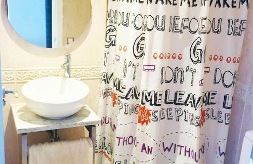 Apartamento en primera línea de playa con piscina y garaje gratuito - Foto 41