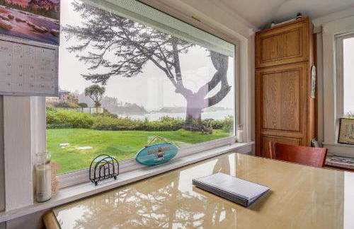 Cliffside Lighthouse Beach Home with Ocean View - Foto 13