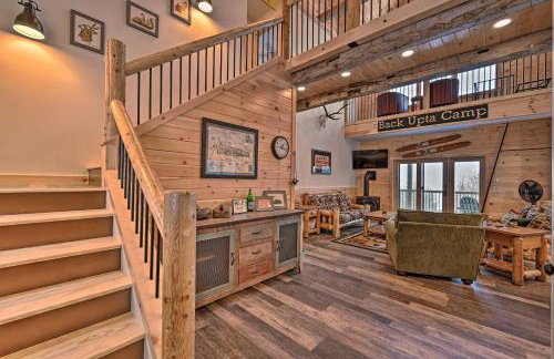 Rustic 3-Story Pittsburg Cabin with Lake and Mtn Views - Foto 5