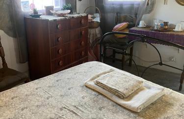 Theisoa.Old Little house in the garden . Andritsaina. - Foto 8