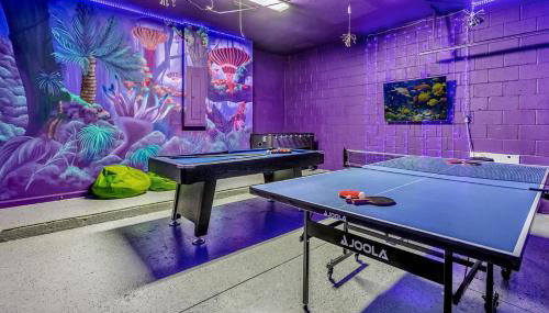 Upstay Vibrant Home w Themed Rooms Pool & Games - Foto 3
