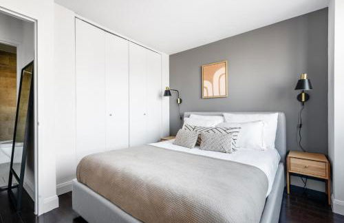 UES 1BR w Gym Doorman Stunning Roof NYC-505 - Foto 9