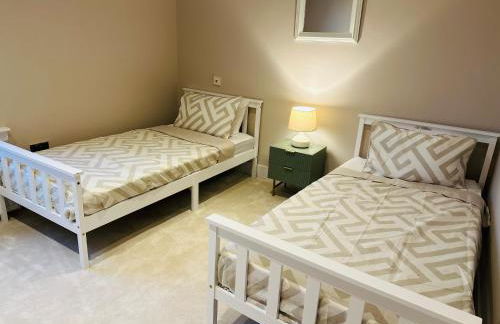 Red Roofs - 5BR Luxury - Large Gardens - EV Point - Near Edinburgh - Photo 36