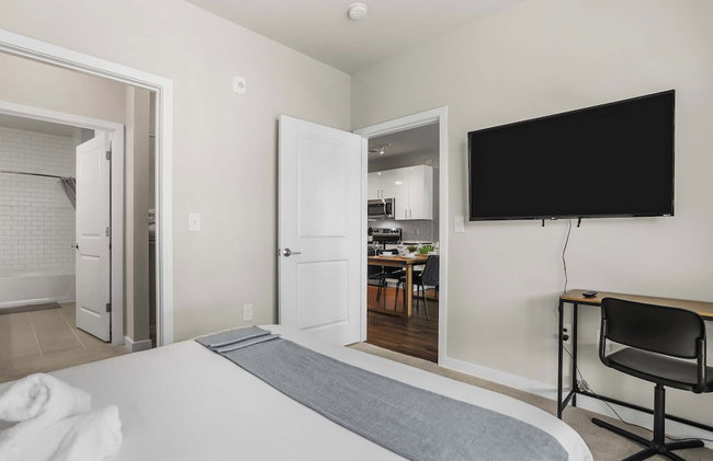 Huntington Apartments near Huntington Metro - We Host - Photo 25