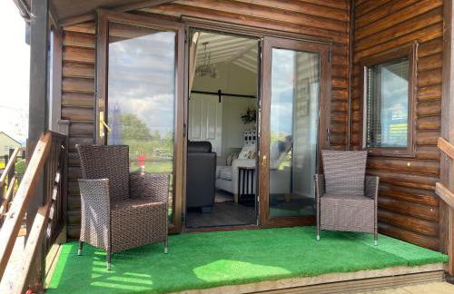 Rew Farm Country & Equestrian Accommodation - Sunrise Lodge - Foto 14