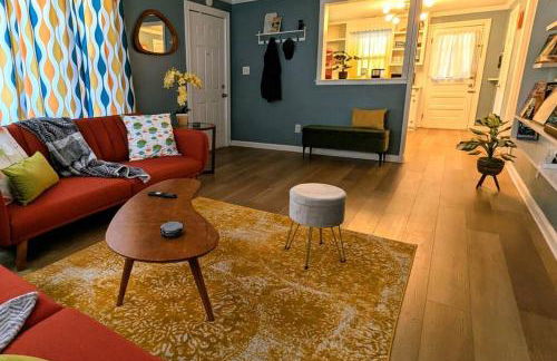 Kitchen, Laundry & Fenced Yard - Foto 15