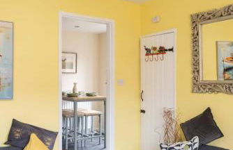 Quaint 3 bed Cottage in central Dorking with parking - Foto 39