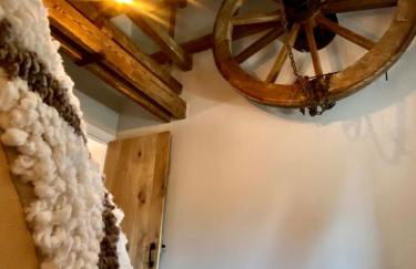 Cosy Hampshire Barn Getaway, Large garden alongside a stunning river - Fire Pit, BBQ, Outdoor seating - Country walks & Pubs - Foto 28