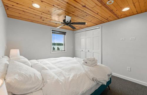 Cozy Pet-Friendly Condo l Pool l Dock l Walk to Parks - Foto 18