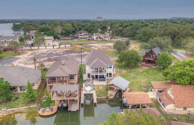 Stunning Luxury Home on Lake Lbj! - Foto 42
