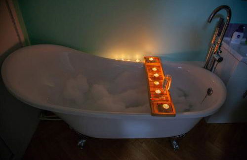 The Writer's Studio (stylish garden guesthouse) - Foto 8