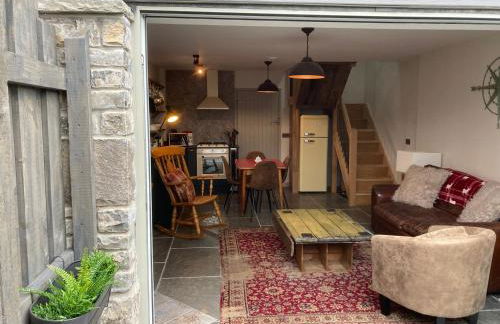 Great country-style house with a courtyard - Photo 9