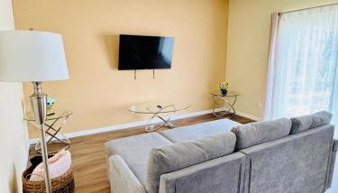 New Home Near Legoland and Disney Sleeps 12 - Foto 4