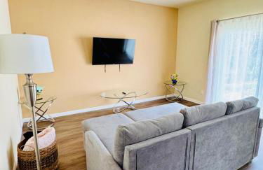 New Home Near Legoland and Disney Sleeps 12 - Foto 4