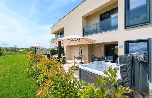 Mediterranes und modernes Apartment mit Jacuzzi, Waschmaschine, Grill - Photo 6