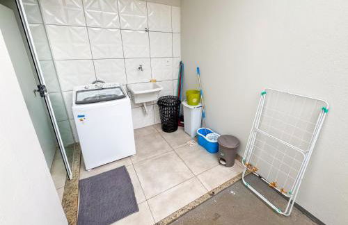 Casa Para Até 5 Hospedes Próximo UNITRI, Uberlândia Shopping e Palácio de Cristal - Foto 10