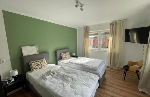 Firmen und Gruppen willkommen - 3 Schlafzimmer, luxuriöse Einzelbetten, Nahe Ulm - Foto 7