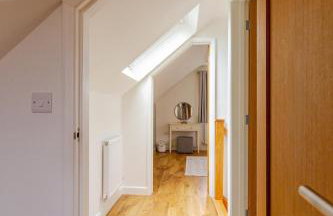 Idyllic village, gateway to the Cotswolds, nr pub - Photo 7