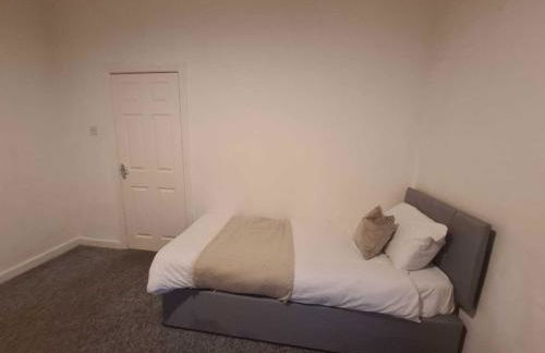 Two bedroom close to city - Foto 1