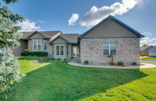 Luxury Prairie Retreat 5 Min from Madison! - Photo 3