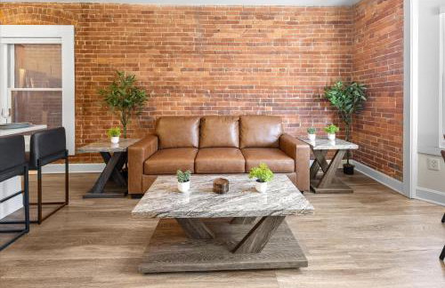 Steps Away From Mass Ave in Heart of Indy with Balcony - Foto 5