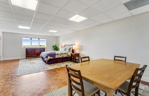 Oceantfront Estate with Luxury Kitchen & Game Room - Photo 32