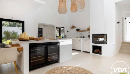 ViVi Homes - Villa Olivia - Sea view - private pool - garden - bbq - Foto 4