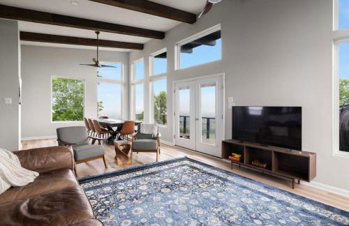 Modern Escape w Mountain Views Fire Pit & Swing - Foto 4