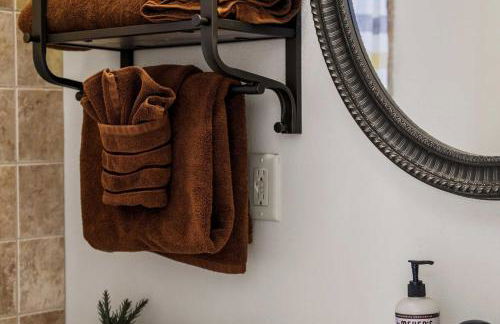 Modern Red Lodge Cabin - Walk to Broadway Ave - Foto 29