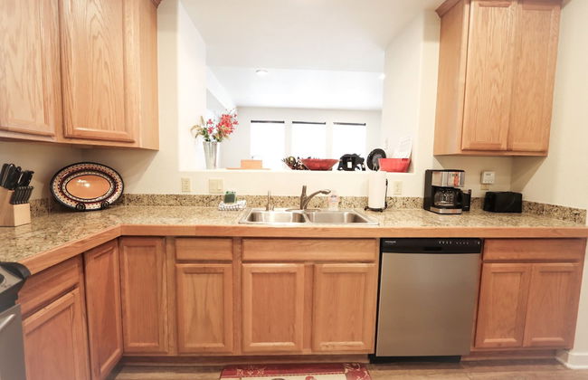 New Downtown Luxury Hideaway Skiing - Photo 10