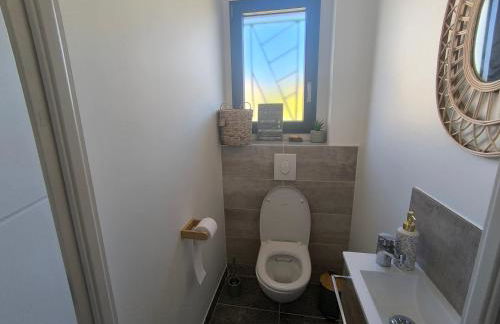 villa récente climatisée avec piscine privée - Photo 11